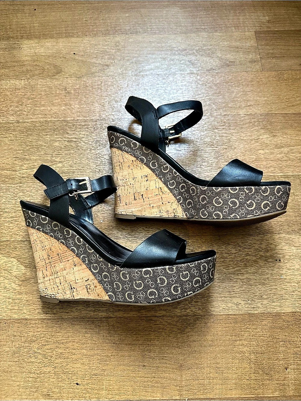 GUESS Y2K Aesthetic Monogram Logo Platform Wedge Sandals 8.5 Black